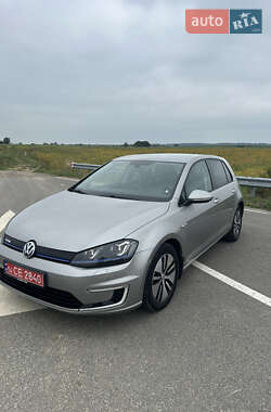 Хэтчбек Volkswagen e-Golf 2016 в Городке