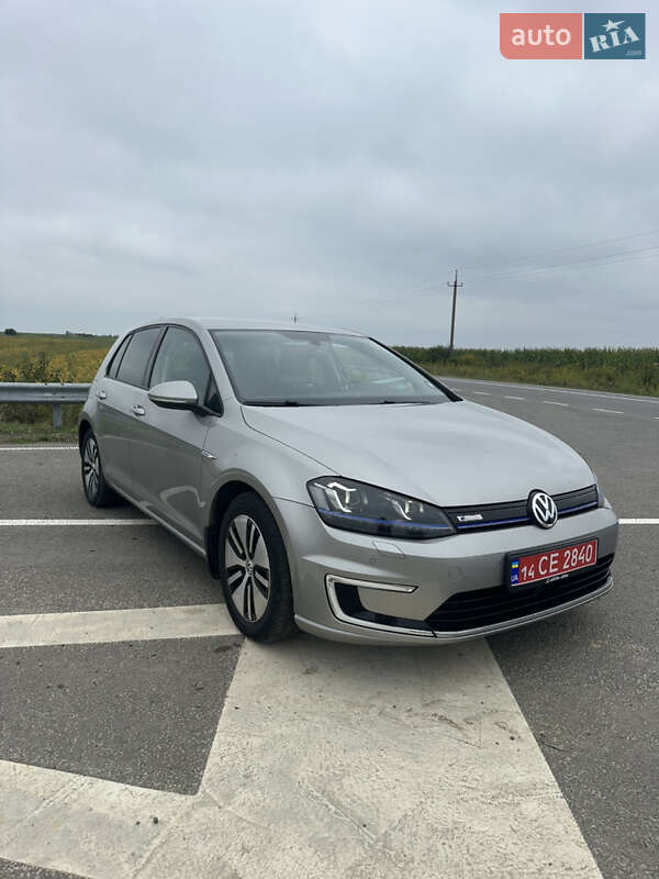 Хетчбек Volkswagen e-Golf 2016 в Городку