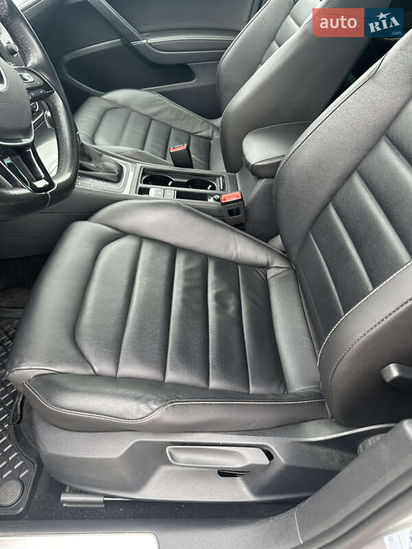 Хетчбек Volkswagen e-Golf 2016 в Городку