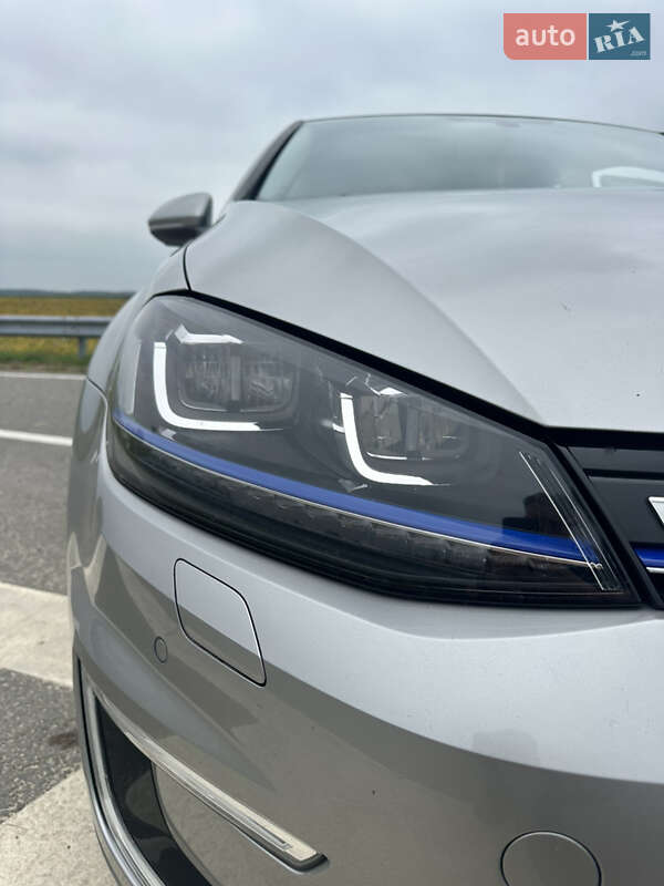 Хетчбек Volkswagen e-Golf 2016 в Городку