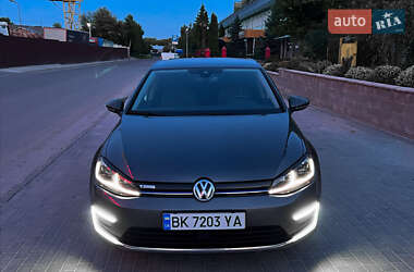 Хэтчбек Volkswagen e-Golf 2019 в 