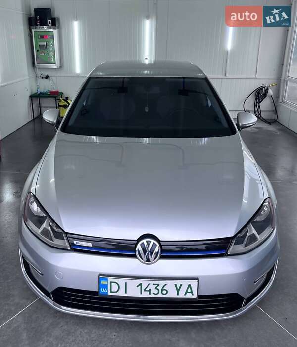 Хэтчбек Volkswagen e-Golf 2015 в Рогатине