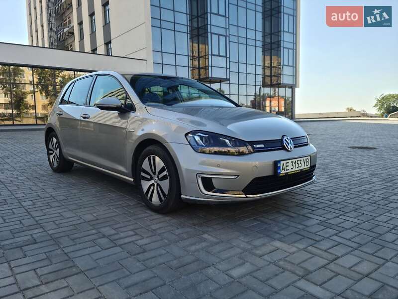 Хэтчбек Volkswagen e-Golf 2015 в Днепре