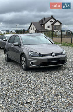 Хетчбек Volkswagen e-Golf 2015 в Івано-Франківську