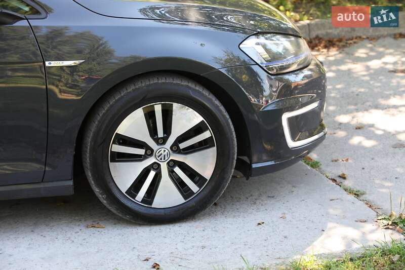 Хэтчбек Volkswagen e-Golf 2015 в Тернополе