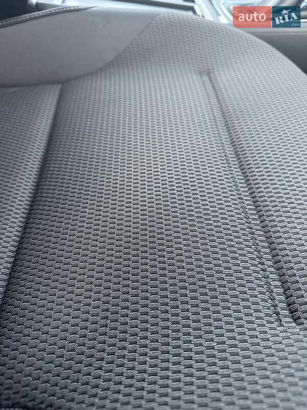 Хэтчбек Volkswagen e-Golf 2018 в Киеве