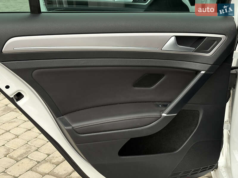 Хетчбек Volkswagen e-Golf 2014 в Луцьку фото 32 Хетчбек Volkswagen e-Golf 2014 в Луцьку