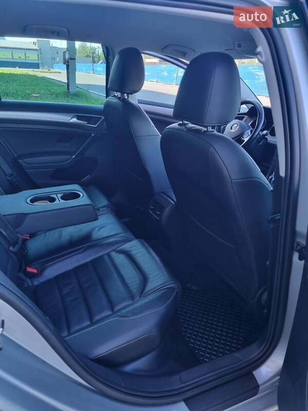 Хетчбек Volkswagen e-Golf 2016 в Харкові