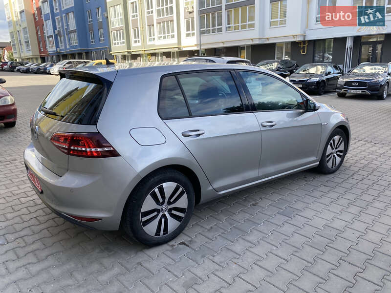 Хетчбек Volkswagen e-Golf 2016 в Чернівцях