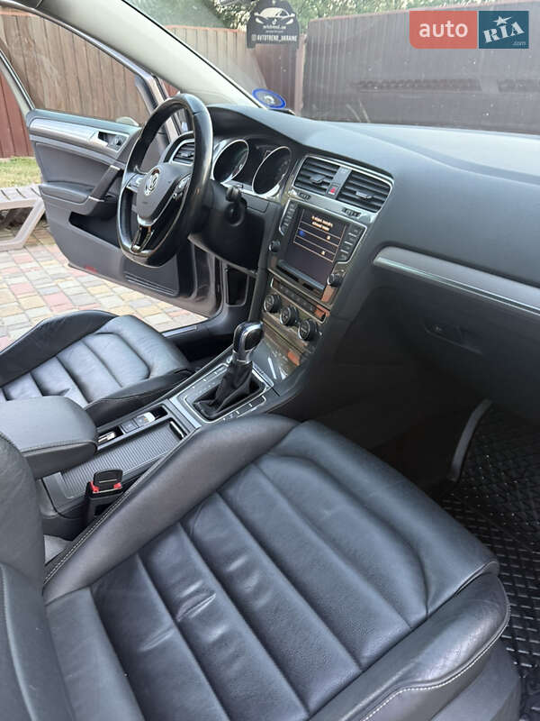 Хетчбек Volkswagen e-Golf 2015 в Полтаві