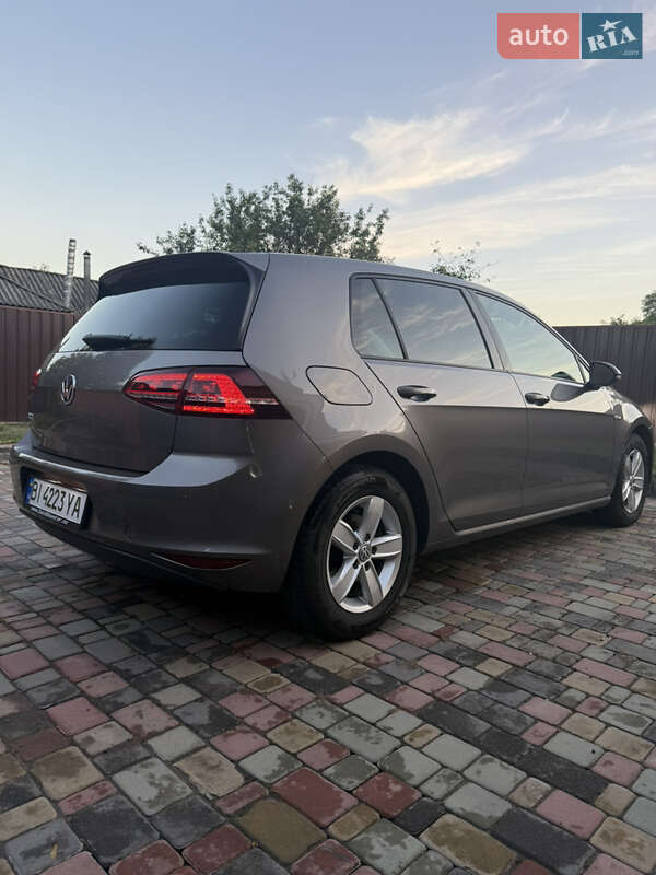 Хетчбек Volkswagen e-Golf 2015 в Полтаві