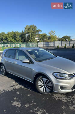 Хэтчбек Volkswagen e-Golf 2017 в Ужгороде