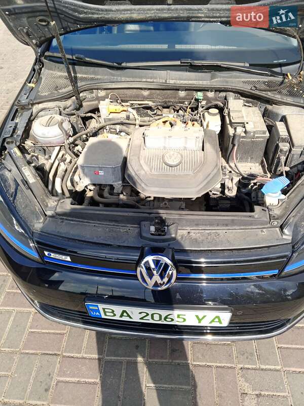 Хетчбек Volkswagen e-Golf 2015 в Кропивницькому