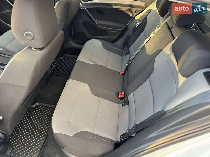 Хэтчбек Volkswagen e-Golf 2015 в Ровно