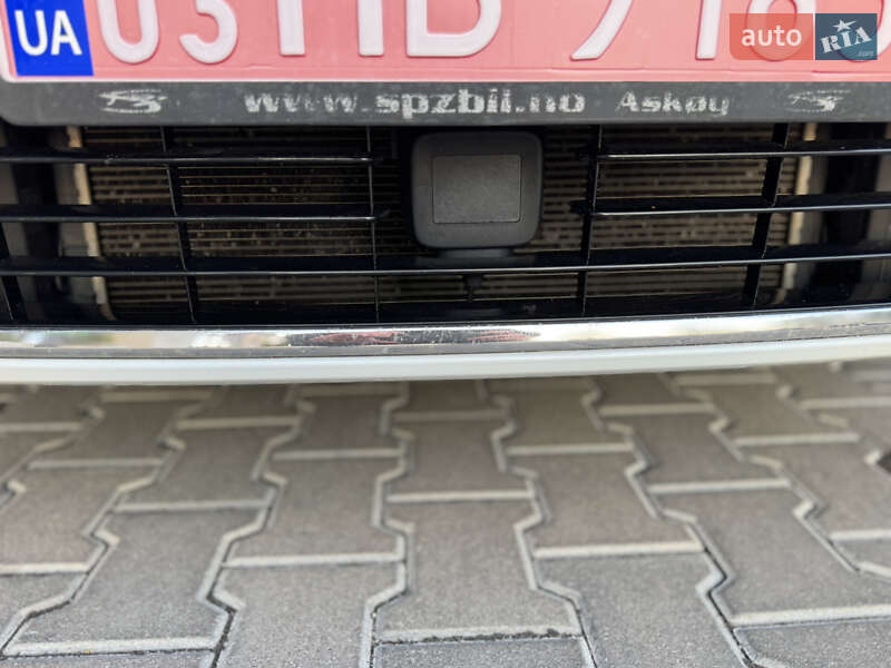 Хэтчбек Volkswagen e-Golf 2015 в Ровно