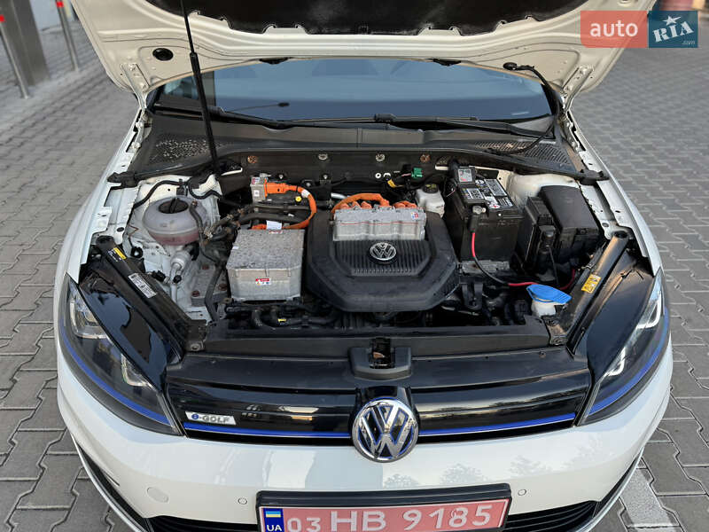 Хэтчбек Volkswagen e-Golf 2015 в Ровно