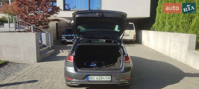 Хэтчбек Volkswagen e-Golf 2018 в Львове