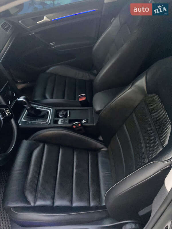 Хэтчбек Volkswagen e-Golf 2019 в Сваляве