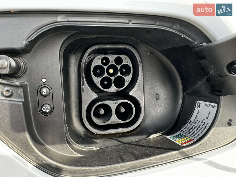 Хетчбек Volkswagen e-Golf 2017 в Миронівці