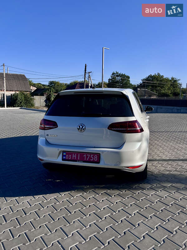 Хэтчбек Volkswagen e-Golf 2014 в Кропивницком