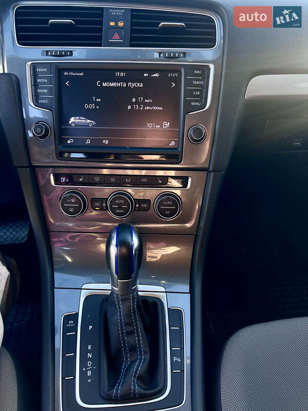 Хэтчбек Volkswagen e-Golf 2014 в Кропивницком