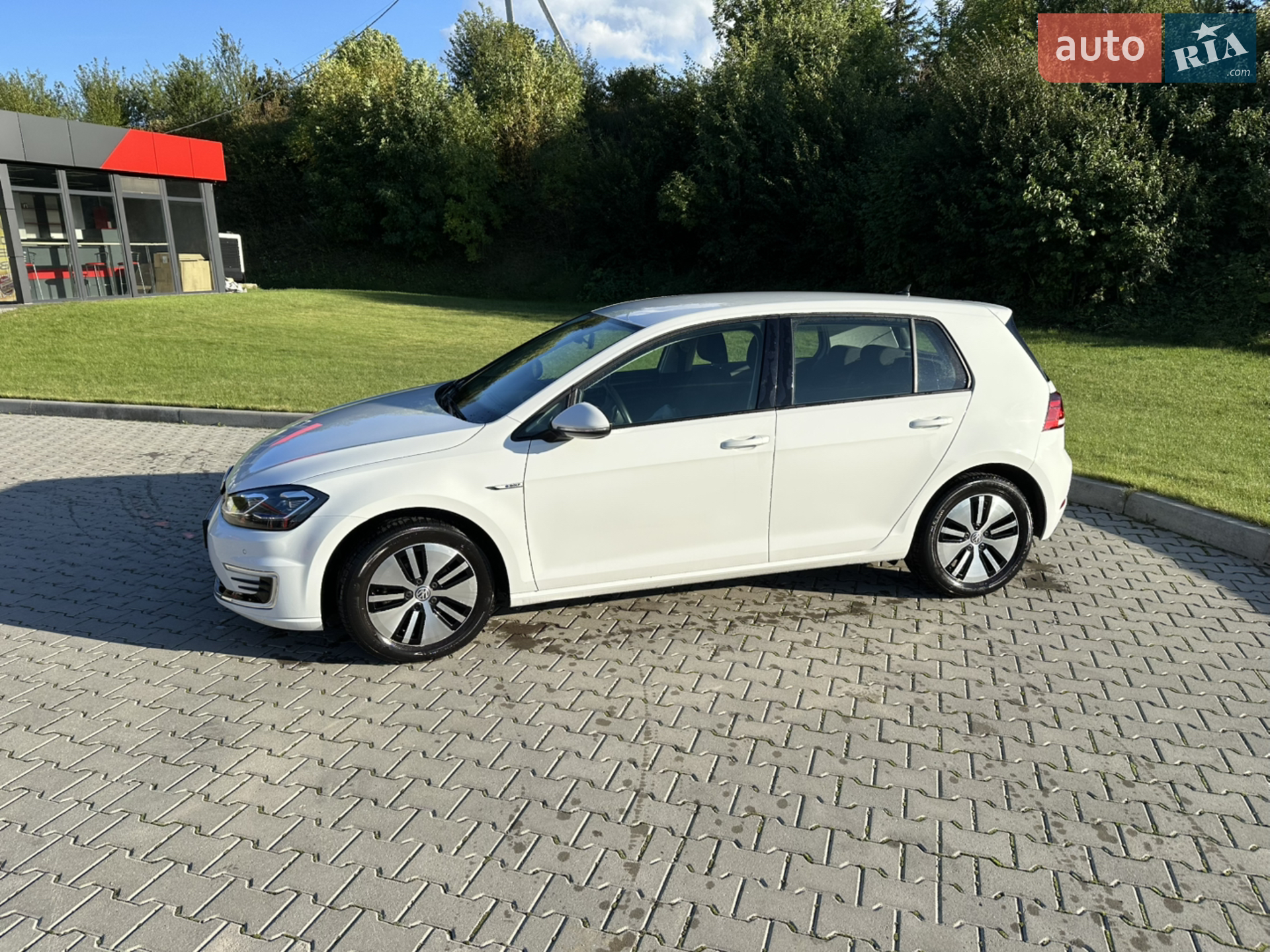 2020 Volkswagen Golf - мініатюра 2