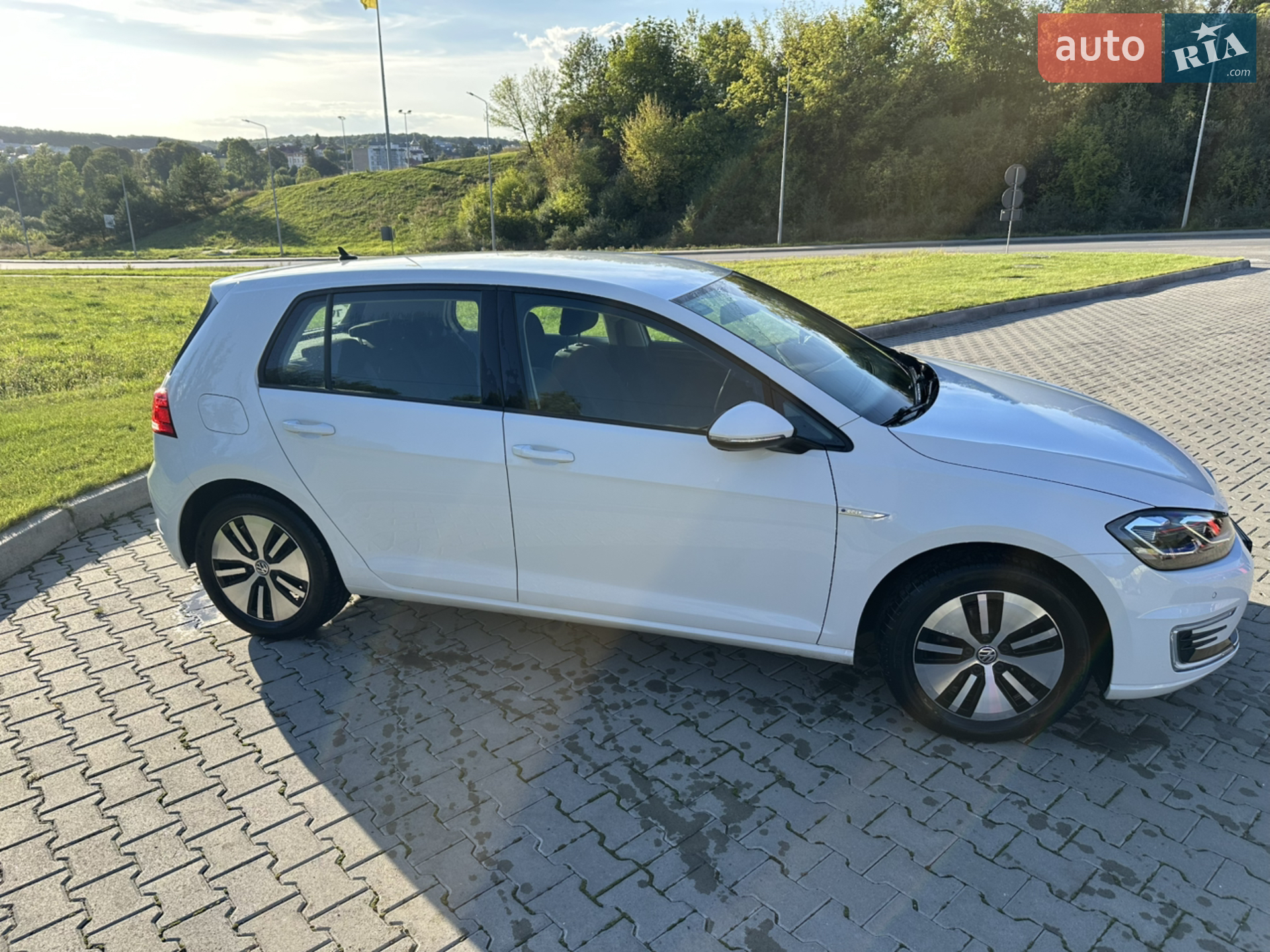 2020 Volkswagen Golf - мініатюра 4