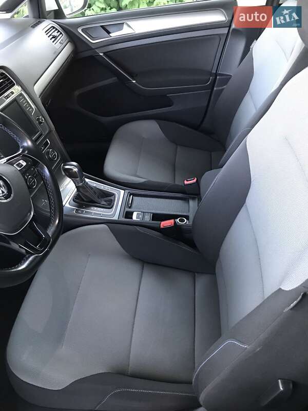 Хэтчбек Volkswagen e-Golf 2015 в Виннице