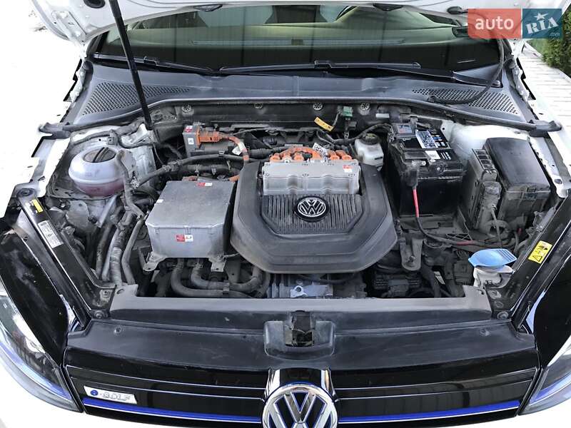 Хэтчбек Volkswagen e-Golf 2015 в Виннице