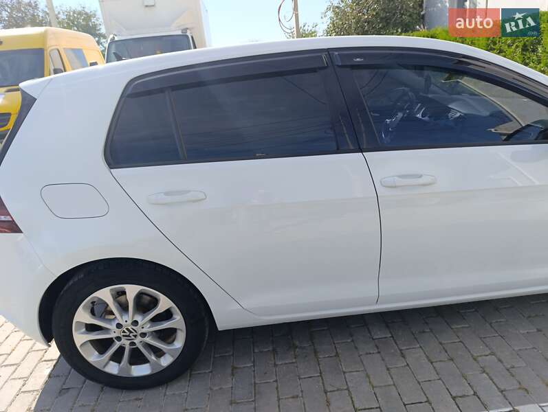 Хэтчбек Volkswagen e-Golf 2014 в Виннице