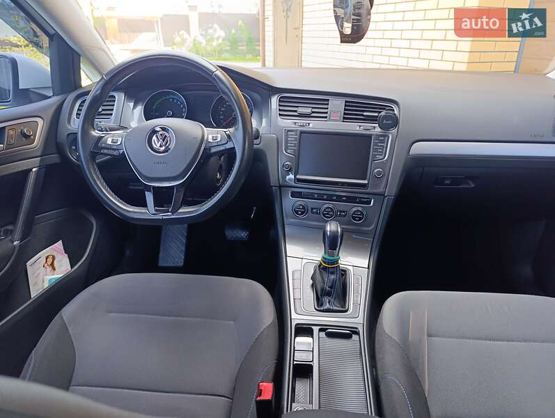 Хэтчбек Volkswagen e-Golf 2014 в Виннице