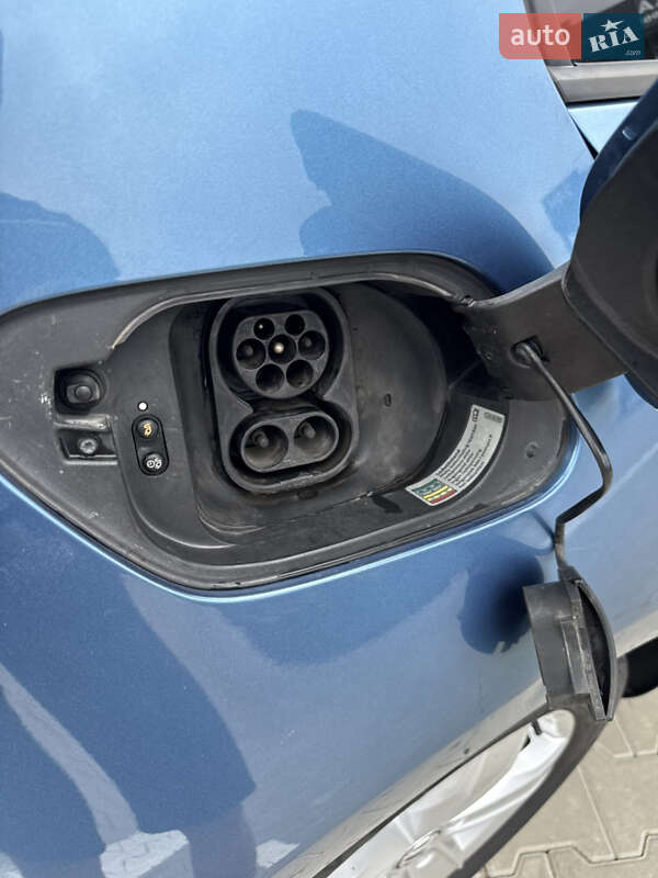 Хетчбек Volkswagen e-Golf 2015 в Луцьку