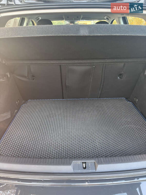 Хэтчбек Volkswagen e-Golf 2019 в Украинке