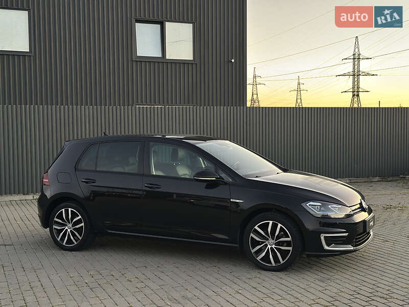 Хетчбек Volkswagen e-Golf 2019 в Ужгороді