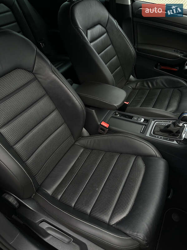 Хетчбек Volkswagen e-Golf 2019 в Ужгороді