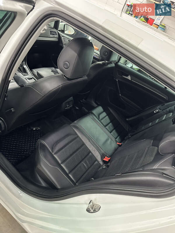 Хетчбек Volkswagen e-Golf 2017 в Рівному