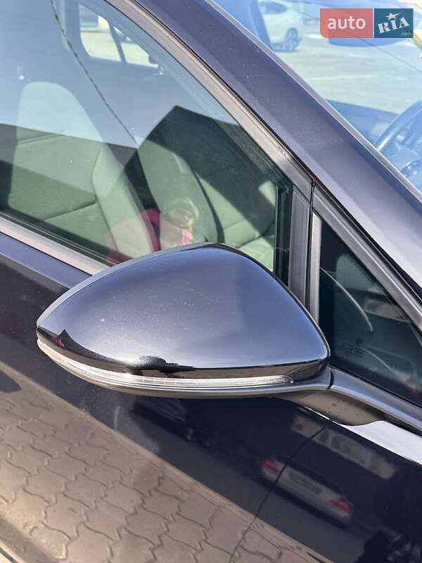 Хетчбек Volkswagen e-Golf 2020 в Стрию