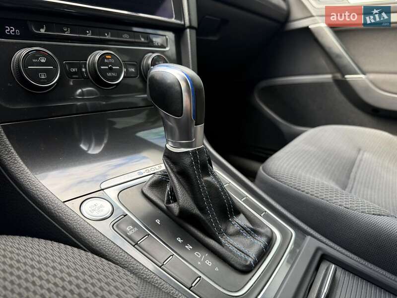 Хетчбек Volkswagen e-Golf 2017 в Хмельницькому