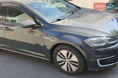 Хетчбек Volkswagen e-Golf 2017 в Києві
