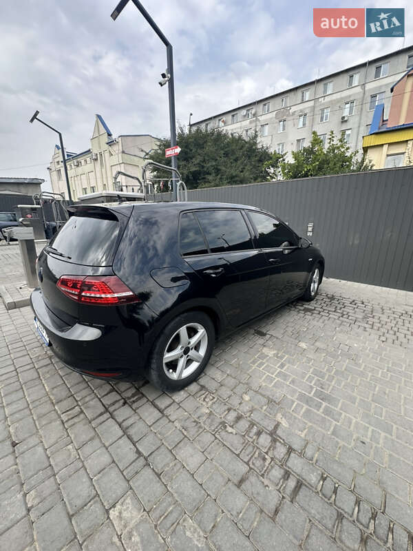 Хетчбек Volkswagen e-Golf 2015 в Кам'янець-Подільському