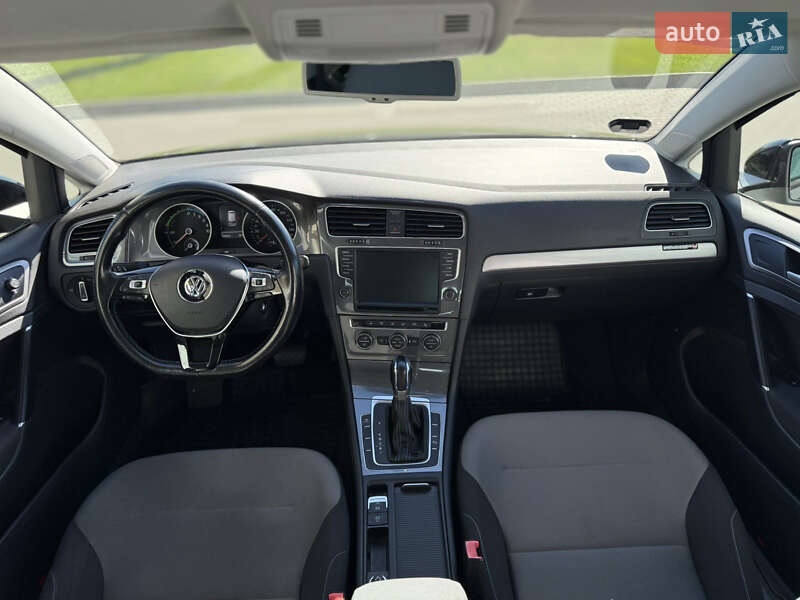 Хетчбек Volkswagen e-Golf 2014 в Радехові