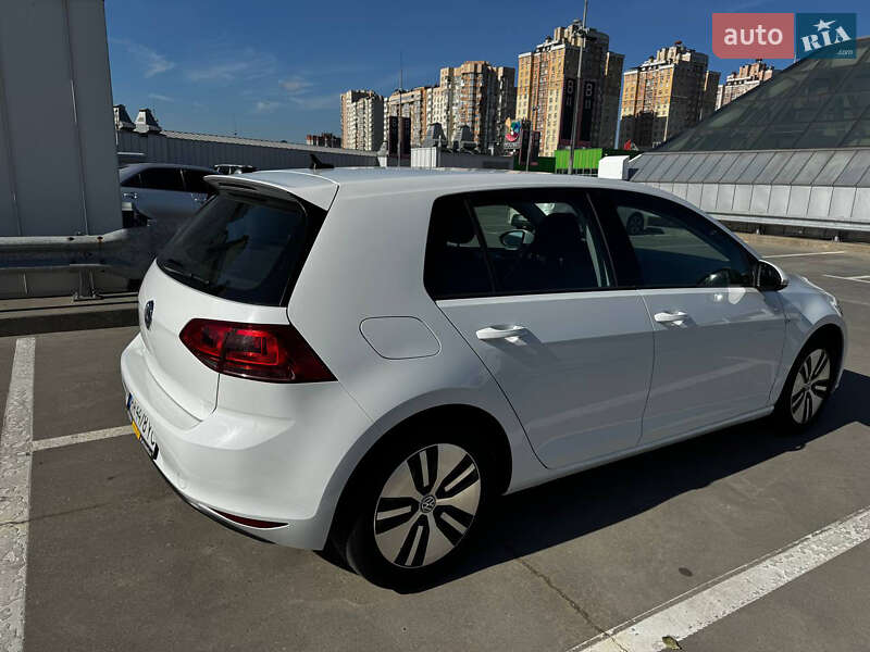 Хэтчбек Volkswagen e-Golf 2016 в Киеве