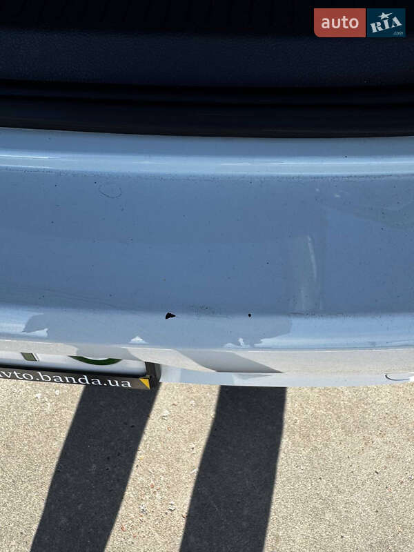 Хэтчбек Volkswagen e-Golf 2016 в Киеве