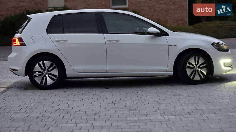 Хэтчбек Volkswagen e-Golf 2016 в Брюховичах