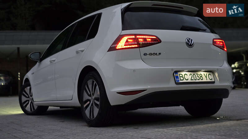 Хэтчбек Volkswagen e-Golf 2016 в Брюховичах