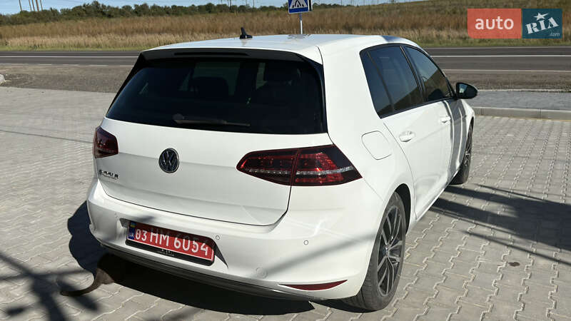 Хэтчбек Volkswagen e-Golf 2015 в Луцке