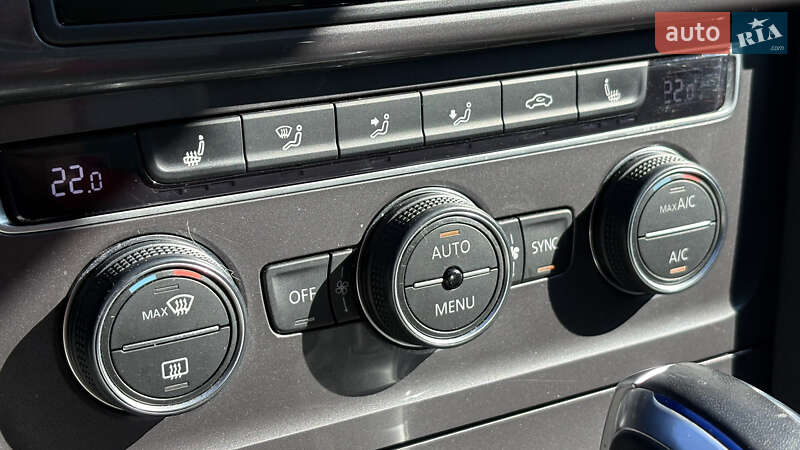 Хэтчбек Volkswagen e-Golf 2015 в Луцке