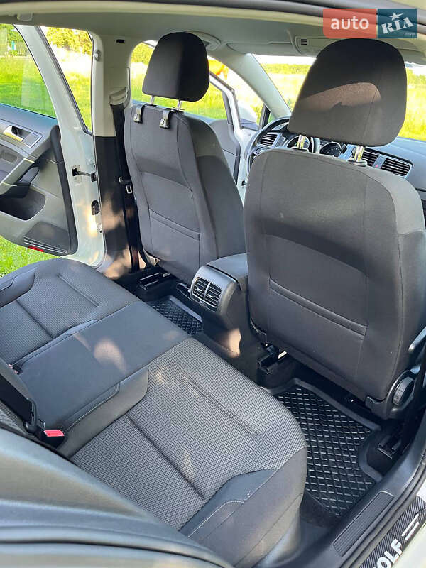 Хетчбек Volkswagen e-Golf 2019 в Івано-Франківську