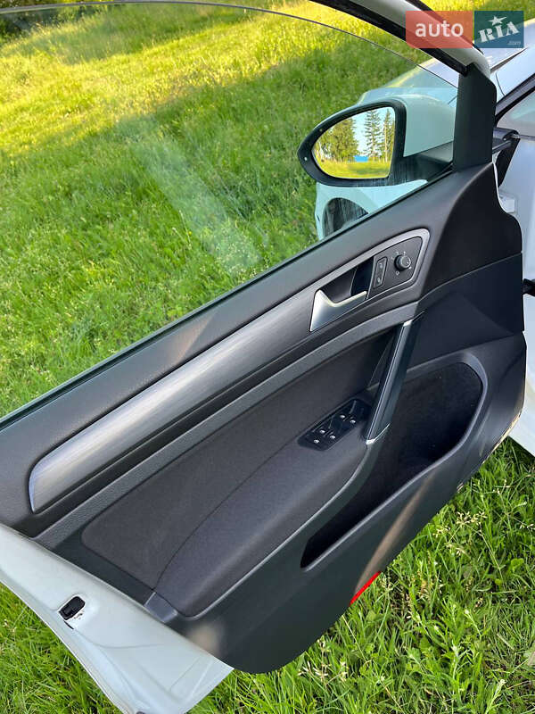 Хетчбек Volkswagen e-Golf 2019 в Івано-Франківську