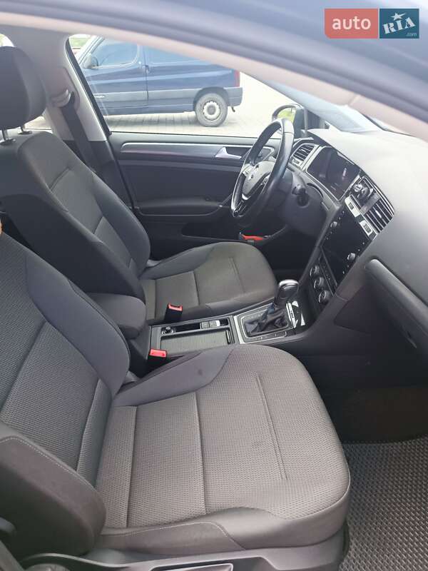 Хетчбек Volkswagen e-Golf 2020 в Стрию